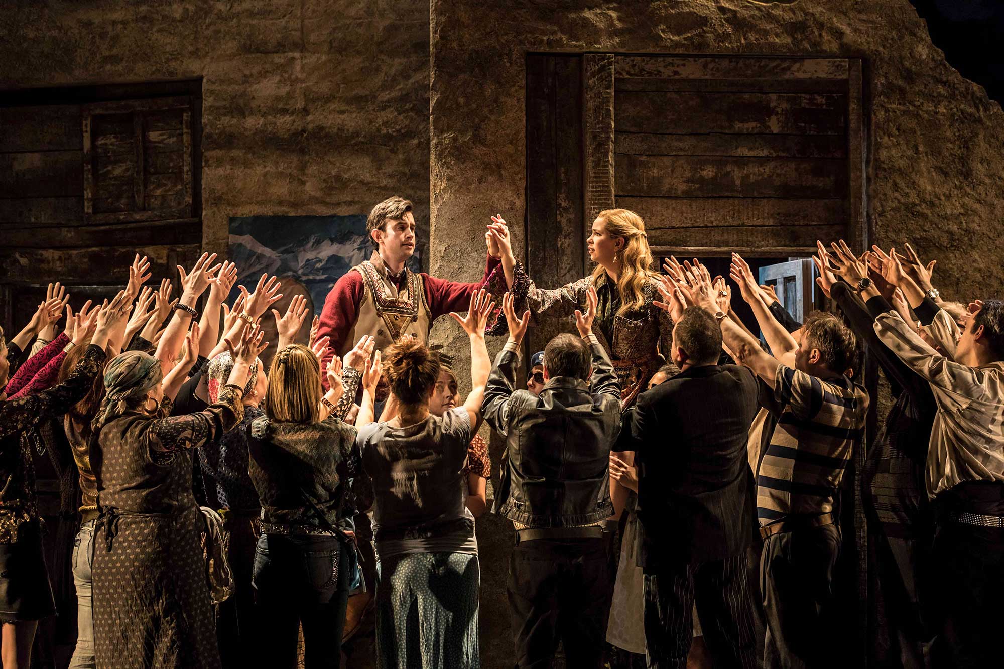 ENO The Winter's Tale ENO Chorus Anthony Gregory and Samantha Price (c) Johan Persson