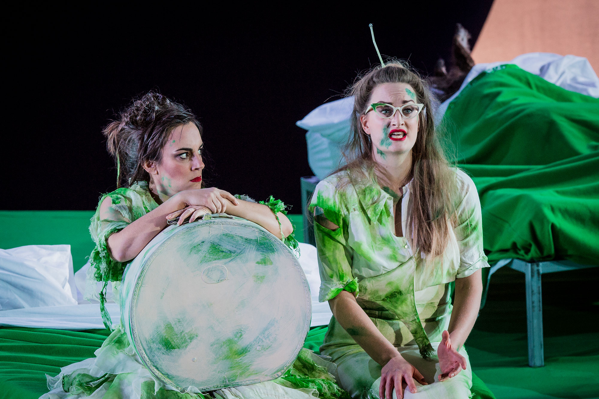 ENO A Midsummer Night's Dream Clare Presland and Eleanor Dennis (c) Robert Workman