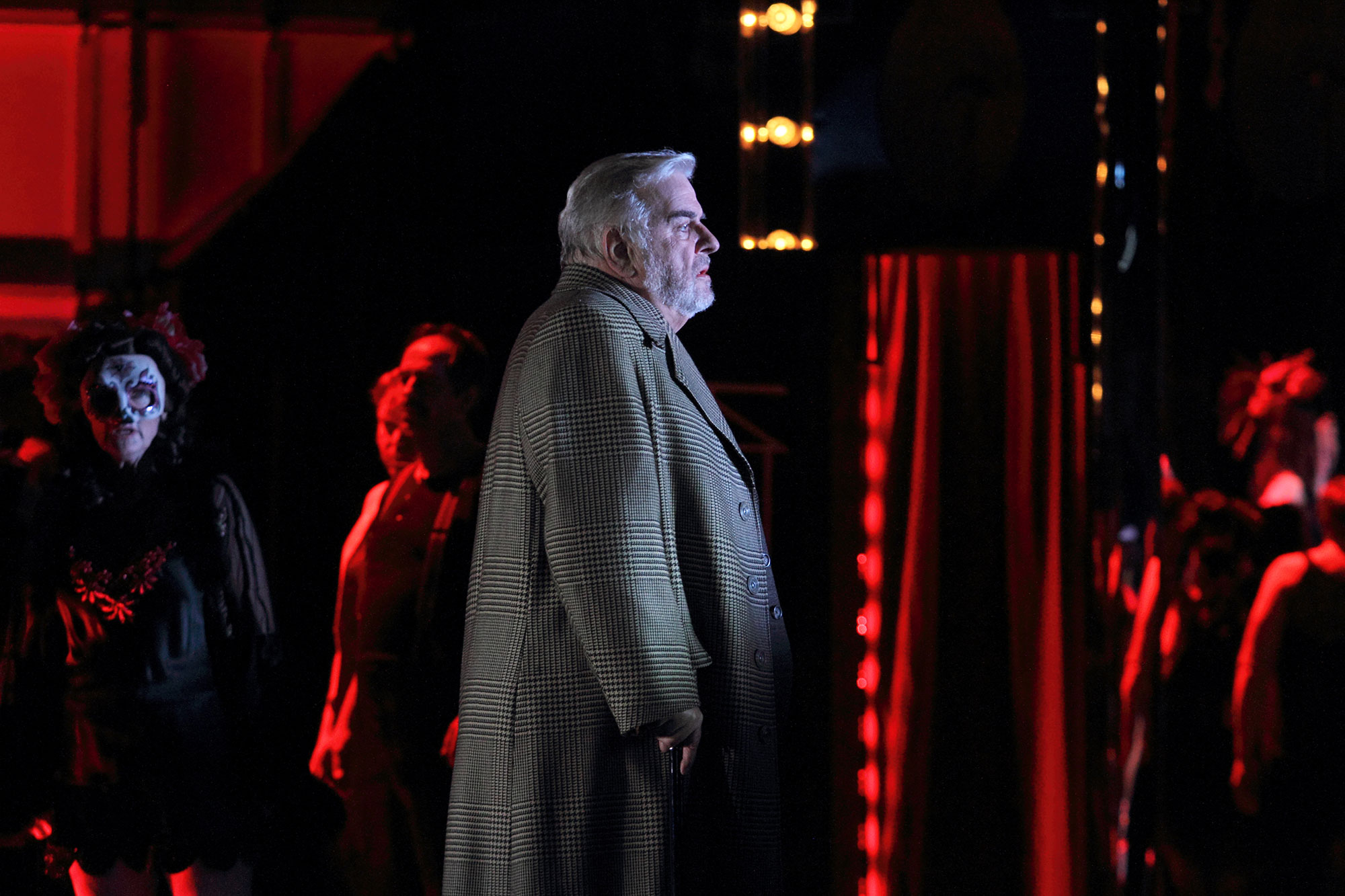 ENO Traviata Alan Opie (c) Catherine Ashmore