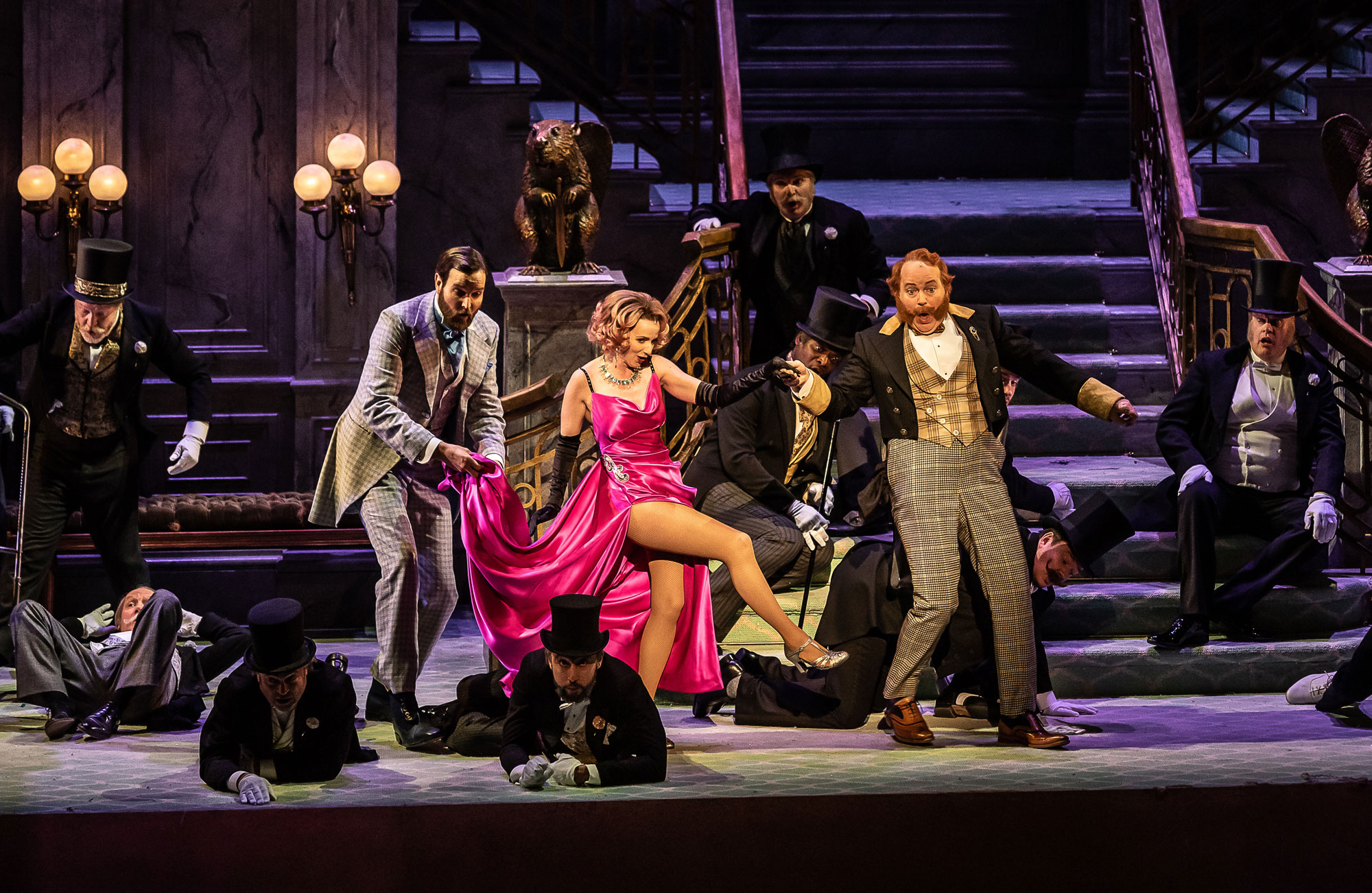 Watch the trailer of ENO production of The Merry Widow