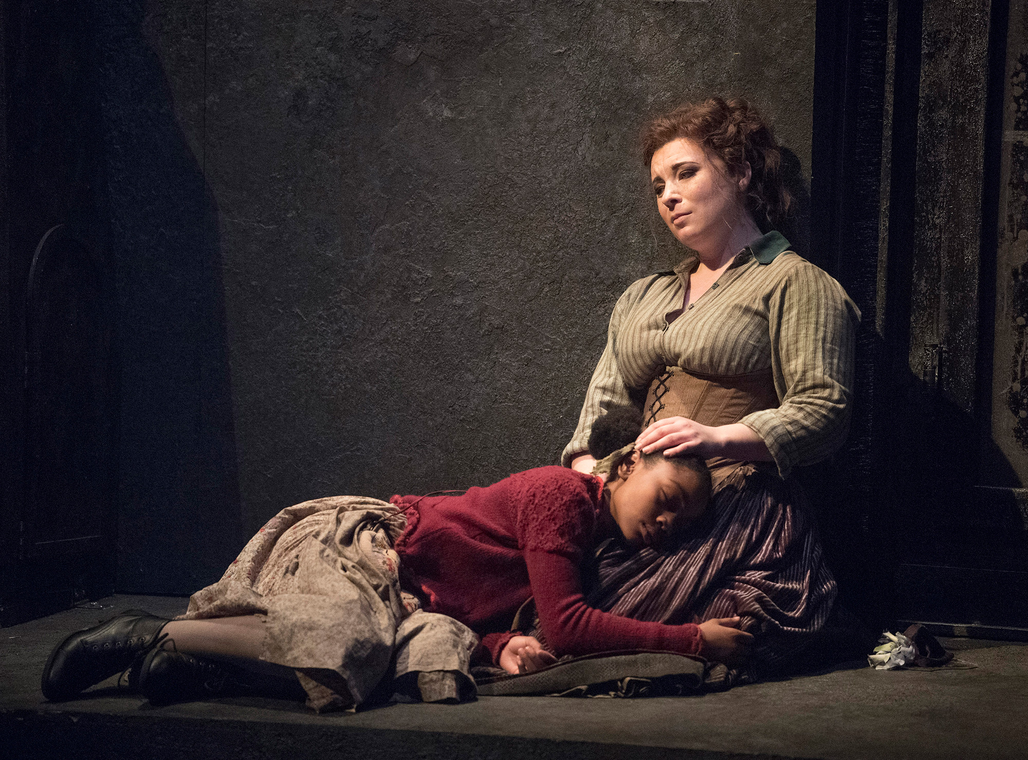 ENO 2018/19 Jack the Ripper: The Women of Whitechapel: Ashirah Foster Notice and Natalya Romaniw, © Alastair Muir