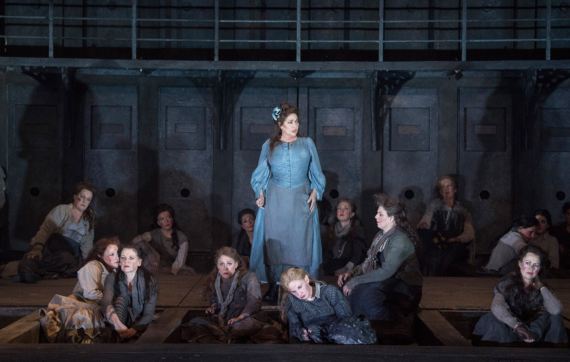 ENO 2018/19 Jack the Ripper: The Women of Whitechapel: Marie McLaughlin and members of the ENO Chorus © Alastair Muir