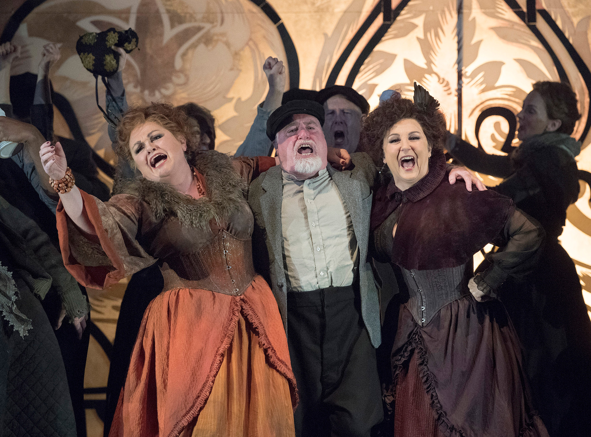 ENO 2018/19 Jack the Ripper: The Women of Whitechapel: Susan Bullock and Lesley Garrett with Murray Kimmins © Alastair Muir