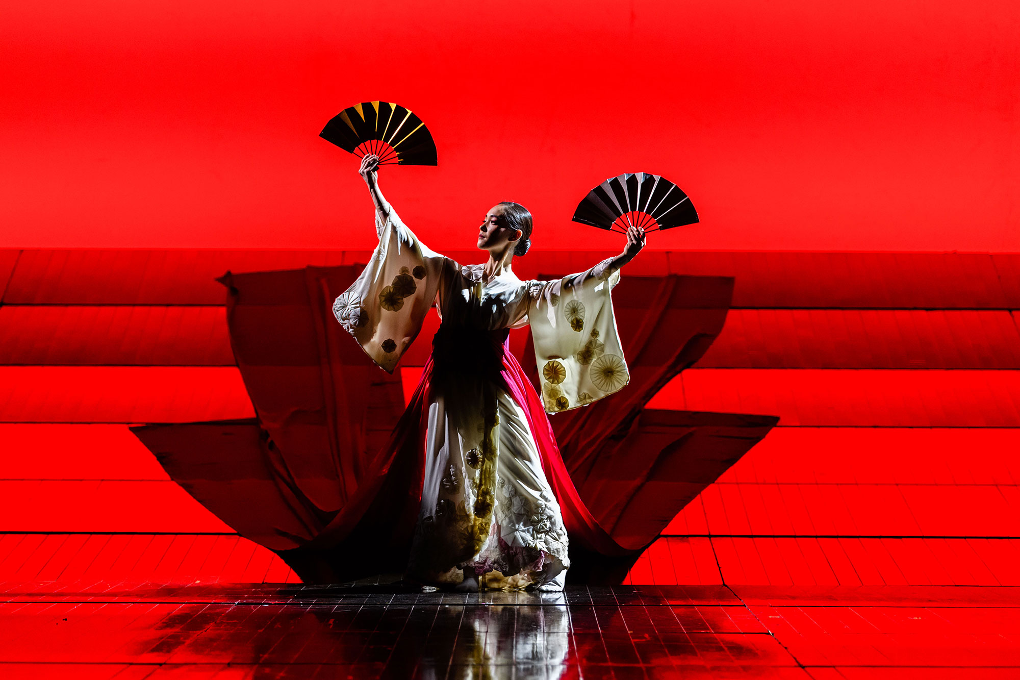 ENO Madam Butterfly 2020, Fan Dancer © Jane Hobson