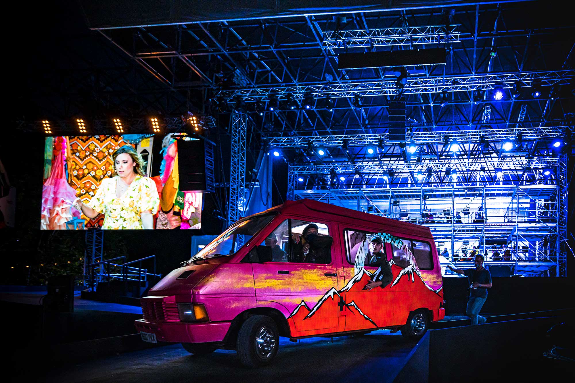 ENO Drive & Live: La bohème. Natalya Romaniw as Mimì, William Thomas as Colline. ©Lloyd Winters