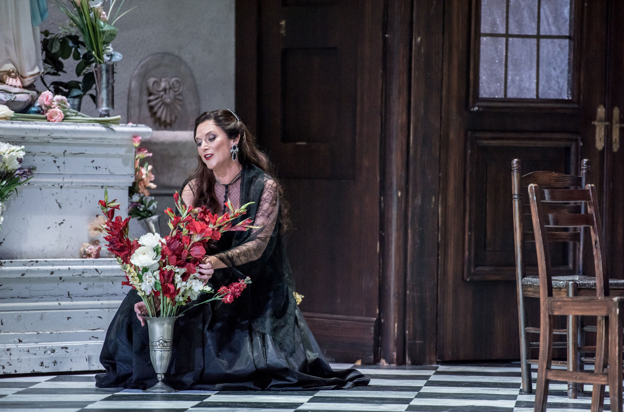 Sinéad Campbell-Wallace as Tosca © Genevieve Girling