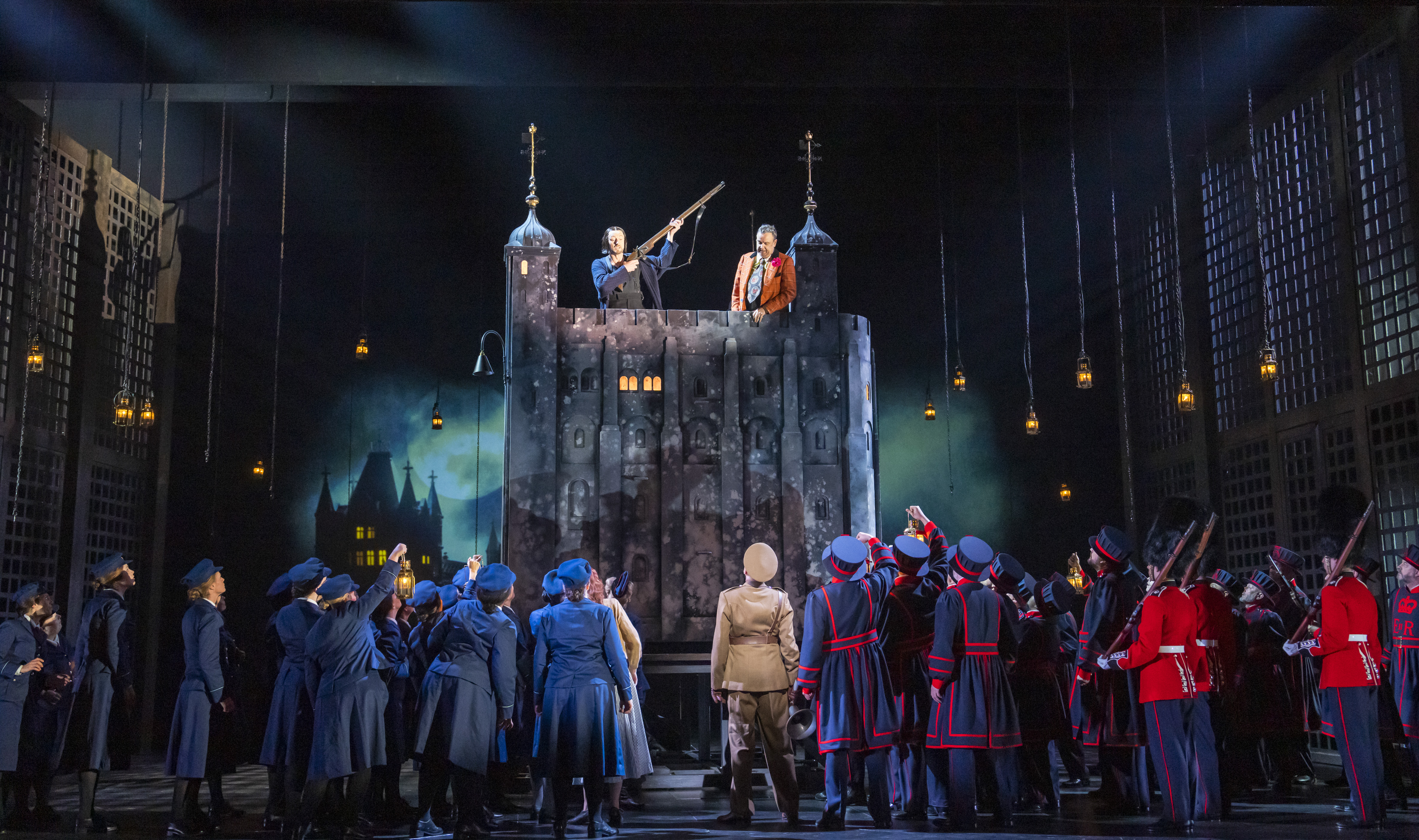 ENO 2022, The Yeomen of the Guard, ensemble © Tristram Kenton