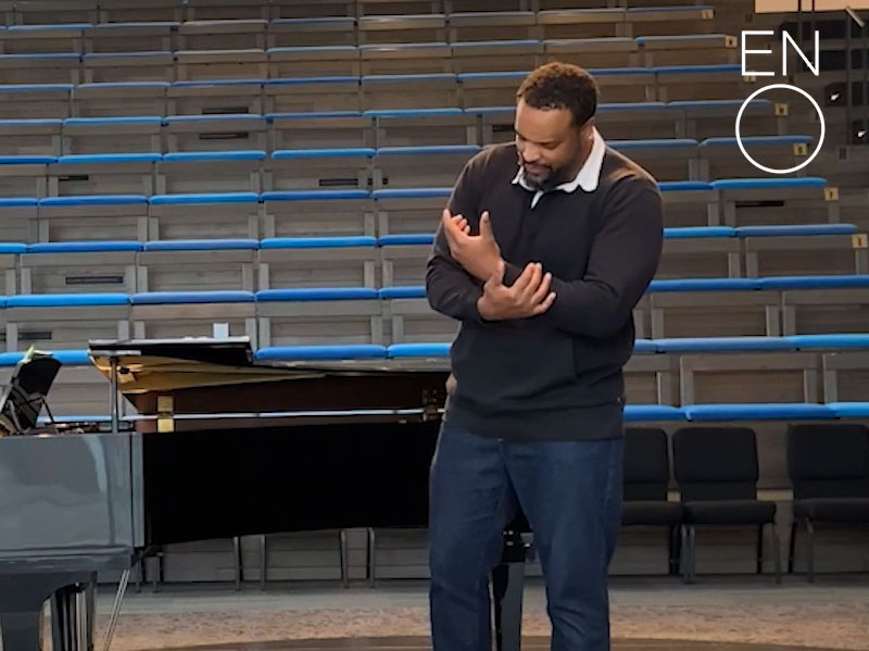 Watch an aria from Blue performed by Kenneth Kellogg