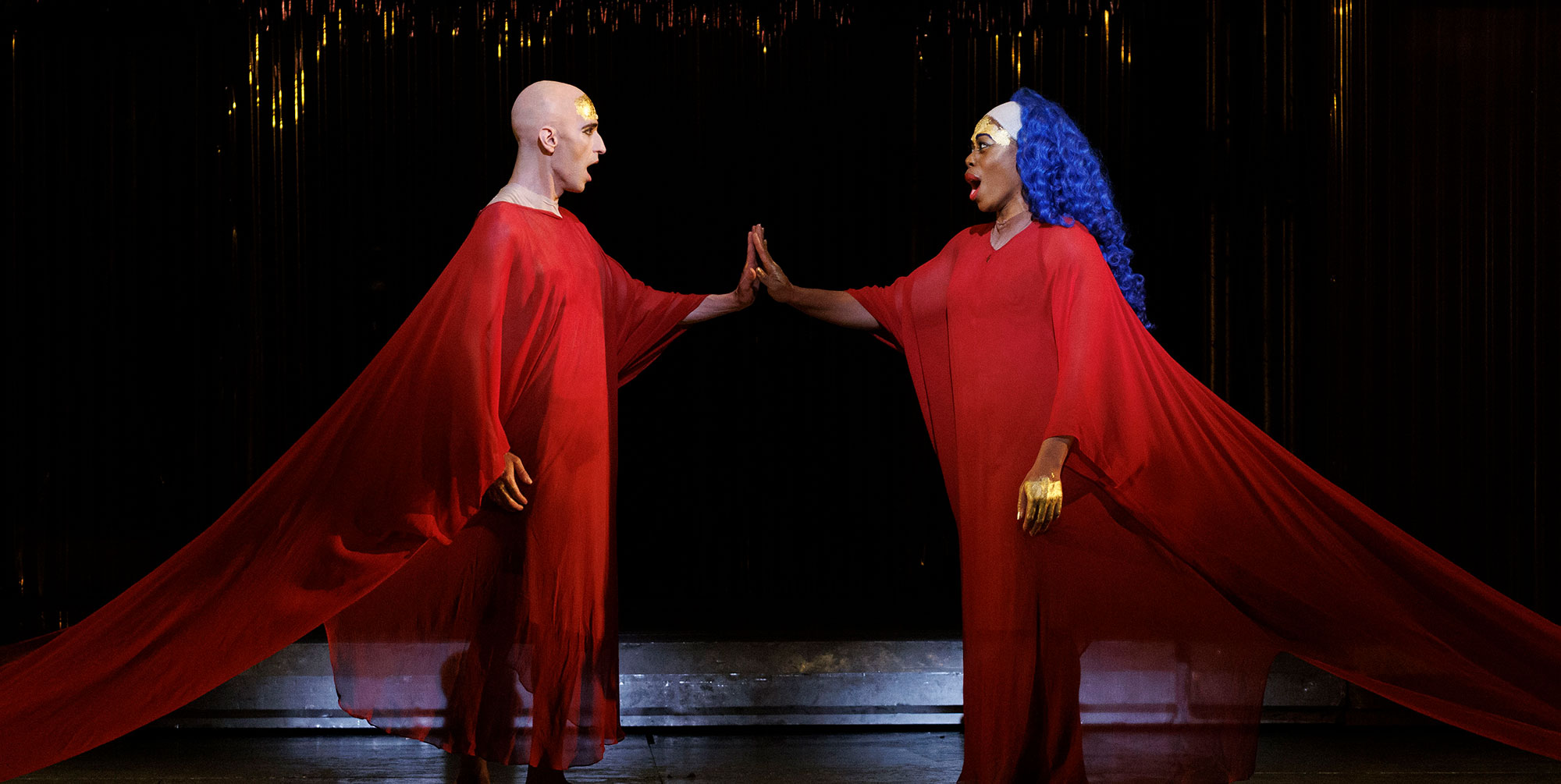 Duet being sung in Akhnaten