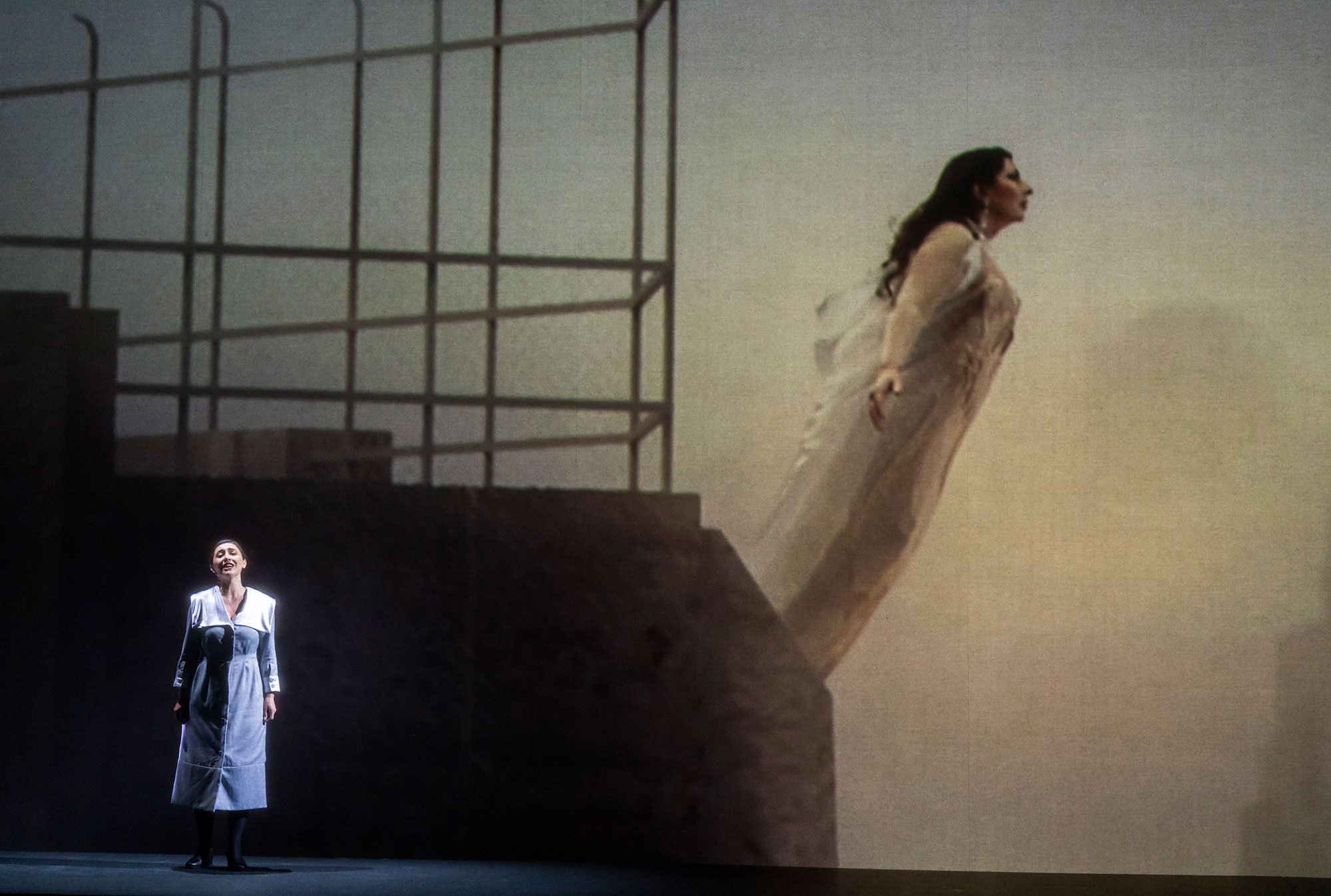 Elbenita-Kajtazi,-Marina-Abramović,-ENO’s-7-Deaths-of-Maria-Callas