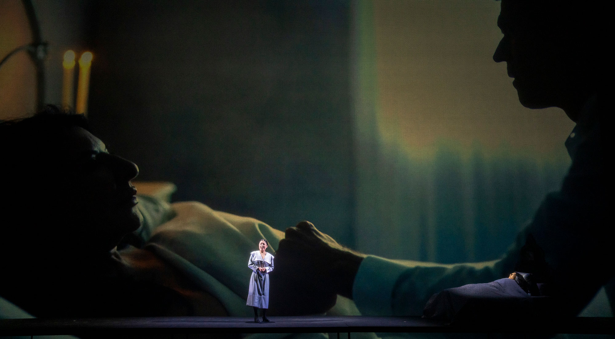 Eri-Nakamura,-Marina-Abramović,-ENO’s-7-Deaths-of-Maria-Callas-©-Tristram-Kenton-(2)