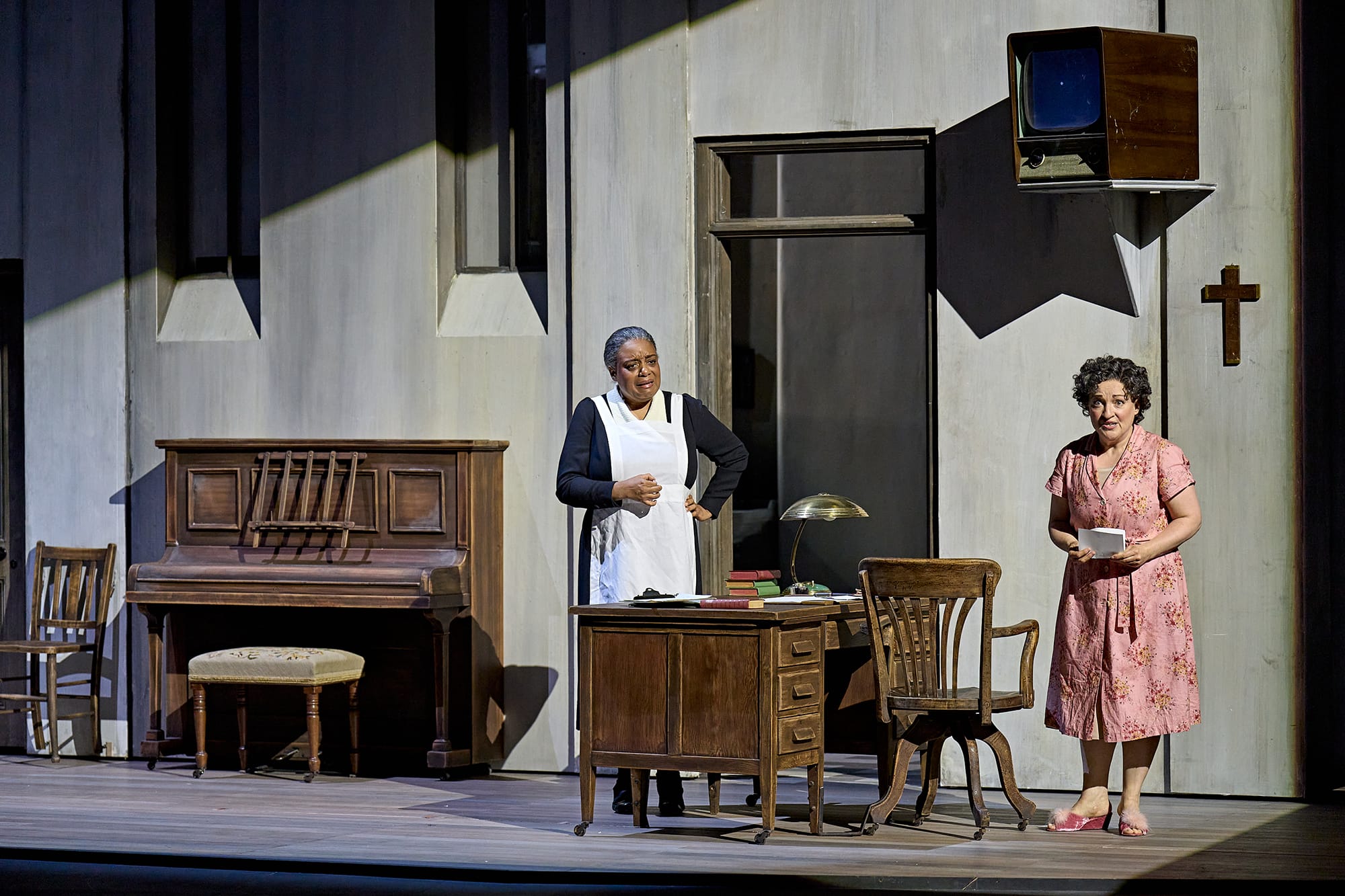 Gweneth Ann Rand, Ailish Tynan, ENO’s The Turn of the Screw 2024 © Manuel Harlan