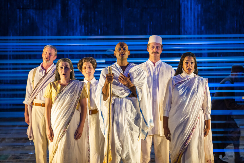 ENO Satyagraha 2021 James Cleverton, Verity Wingate, Gabriella Cassidy, Sean Panikkar, William Thomas and Felicity Buckland © Tristram Kenton 